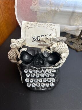 Halloween skull typewriter with rats 🐀 decor